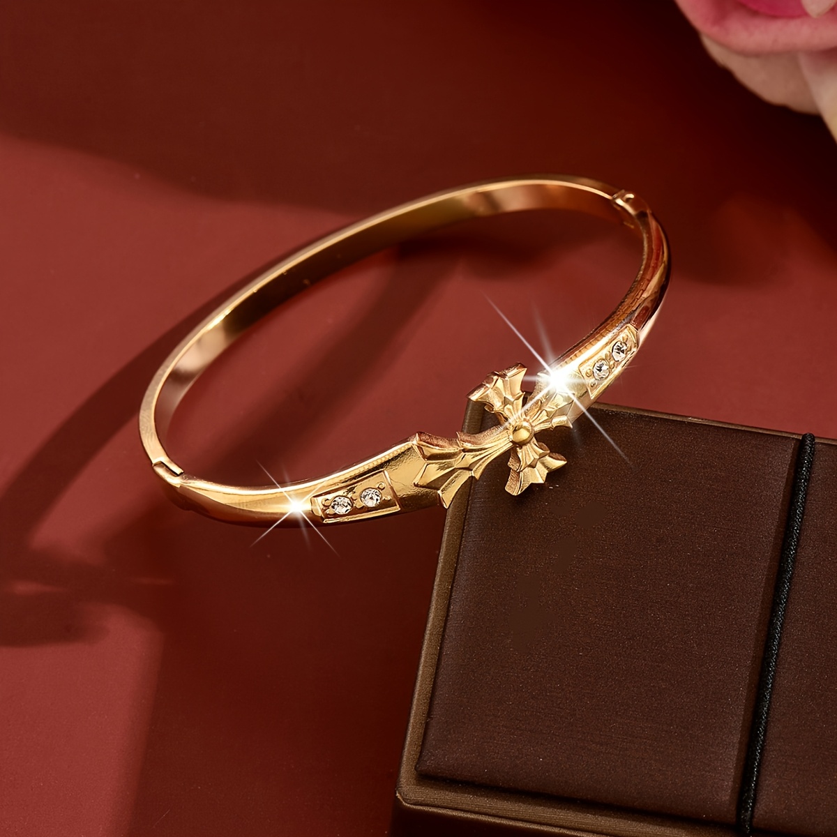 Women's Classic Vintage Rhinestone Bracelet, Elegant Design